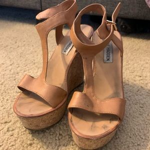 Tan Steve Madden platform wedge
